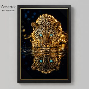 Regard Sauvage, félin au regard saisissant reflété dans une eau sombre, tableau photoluminescent en lumière naturelle